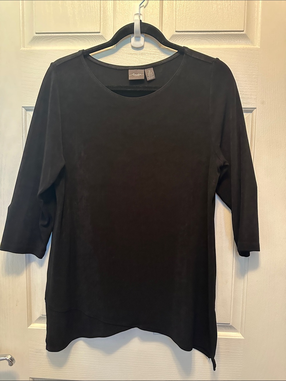 Travelers by Chico's Black 3/4 Sleeve Scoop Neck Knit Top Sharkbite Hem Size 2